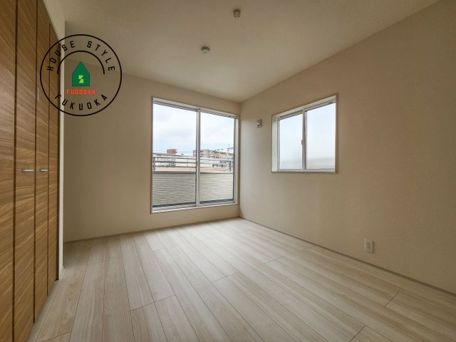 福岡市博多区南八幡町1丁目第1-3棟（3号棟）の子供部屋|穏やかな光が差し込む室内には、穏やかな時間が流れます。