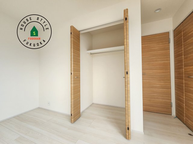 福岡市博多区南八幡町1丁目第1-3棟（3号棟）の和室|和室を上手に活用すると暮らし方の幅が広がります。例えば普段は開け放して、子供の小さいうちはお昼寝や遊びのスペースに。畳はソフトなので転んでもケガをしにくく安心です