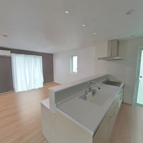 岸の丘町　中古戸建て（一条工務店施工）の居間・リビング|居間です