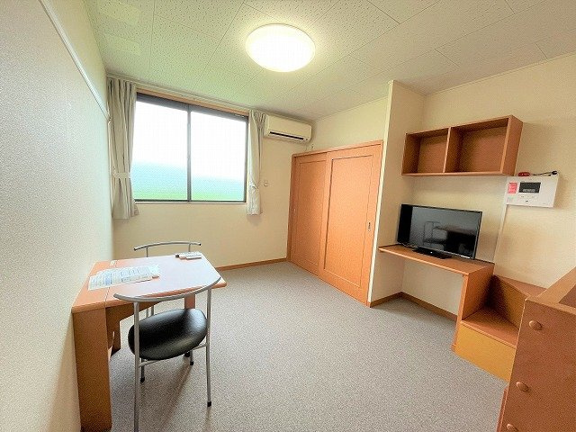 レオパレス悠の居間・リビング