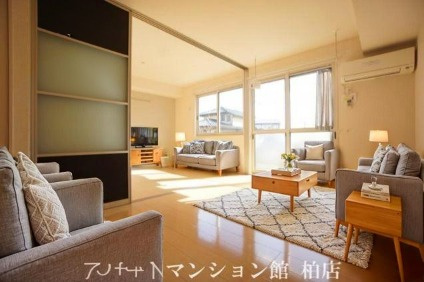 カームベリーＡの居間・リビング