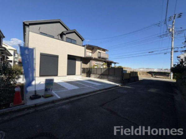 平塚市唐ケ原新築戸建て　2期1号棟の前面道路含む現地写真|前面道路含む現地写真です。