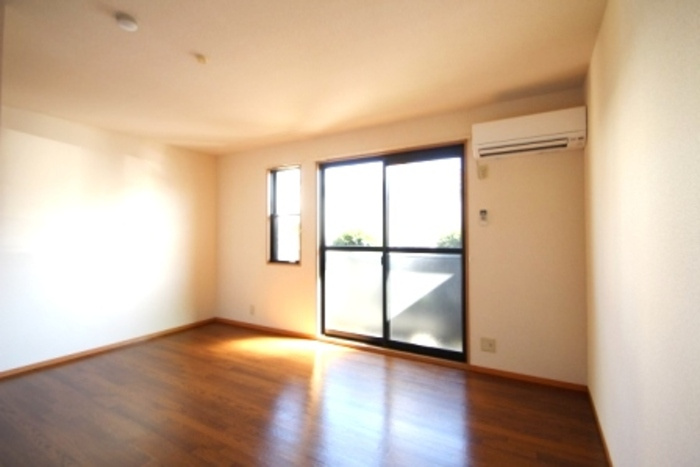 セレニティーホームズＡの居間・リビング