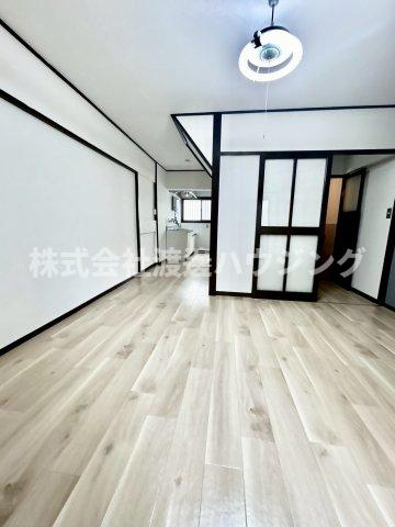 東鳴尾1丁目一戸建の居間・リビング