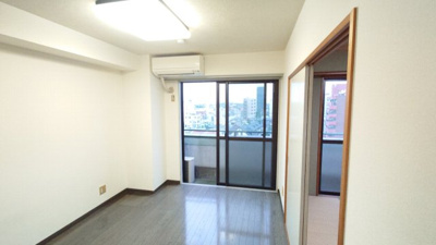 【居間・リビング】 | 協栄マンションOYAMA | 6帖洋室※同間取りの701号室の写真です