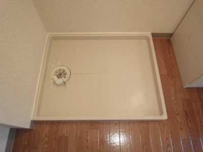 【その他】 | ヴィラ・マリアージュ | 洗濯機置場