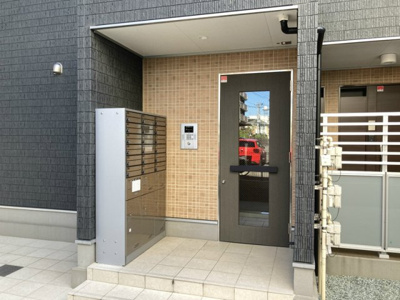 【エントランス】 | CHEZREVE