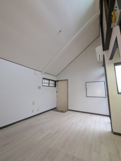 ナチュラルカラーのお部屋です