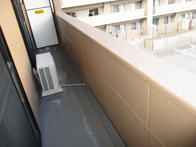 パステルコート二上のバルコニー