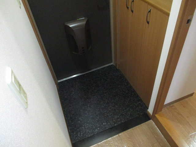 パステルコート二上の玄関