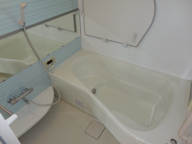 クレールふたがみの浴室