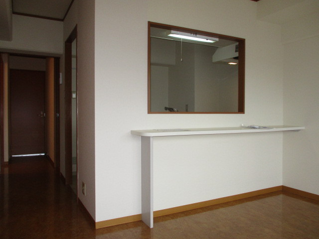 第1岡田マンションの居間・リビング