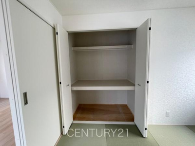 【収納】 | 前橋市下細井町第１０（３号等） | 和室の収納はお布団も収納し易い仕切り棚付きです。