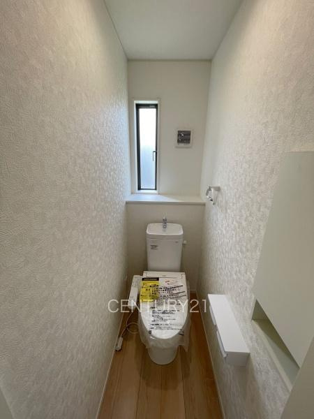 前橋市下細井町第１０（３号等）のトイレ|２階トイレです。
温水シャワー洗浄機能付きです。