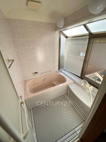 高崎市片岡町中古一戸建ての浴室|ユニットバスです。