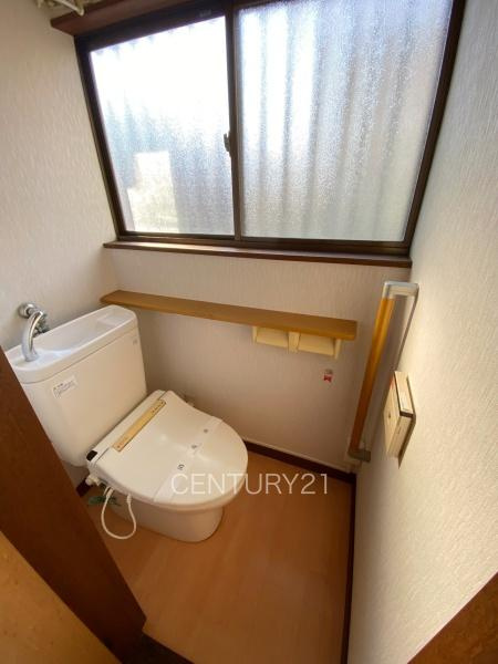 高崎市片岡町中古一戸建てのトイレ|１階トレイです。