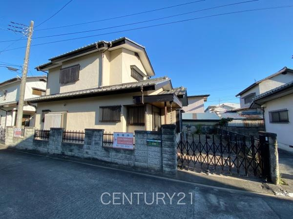 高崎市片岡町中古一戸建ての前面道路含む現地写真