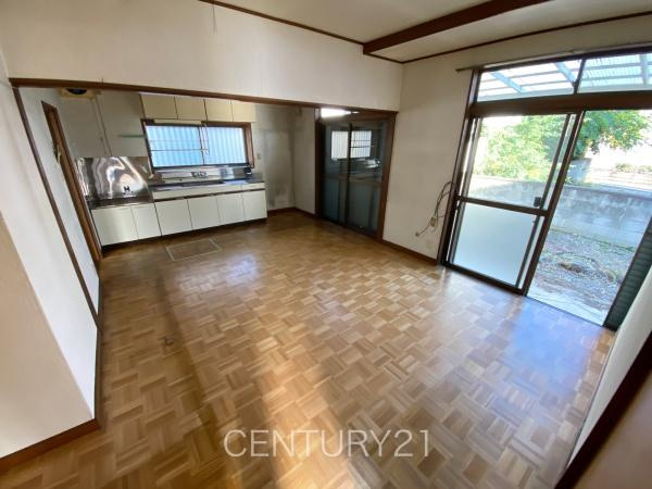 高崎市片岡町中古一戸建ての居間・リビング