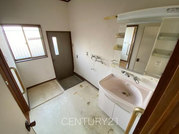 高崎市下室田町中古一戸建の独立洗面台