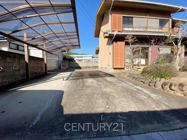 高崎市下室田町中古一戸建の駐車場