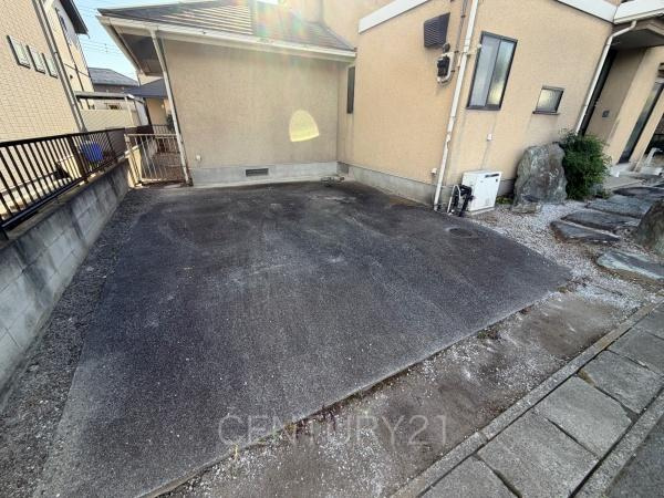 玉村町大字斎田中古住宅の駐車場