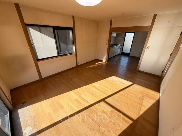 玉村町大字斎田中古住宅の居間・リビング