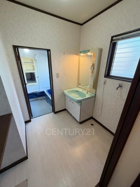 玉村町大字福島中古住宅の独立洗面台|洗面脱衣所