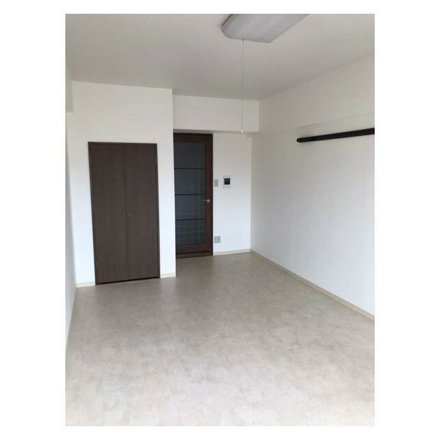 羽島市舟橋町本町５丁目のアパートの居間・リビング