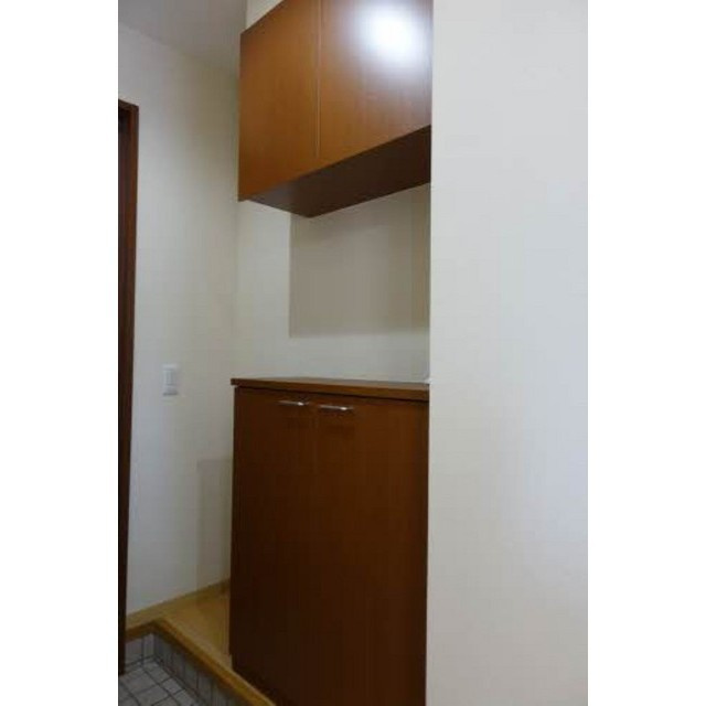 ジュネス丸の内Ｂの玄関