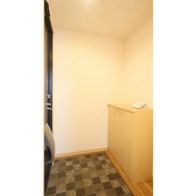 岐阜市水海道２丁目のアパートの玄関