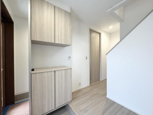 【玄関】 | 加古川市第1平岡町二俣2号棟　新築戸建