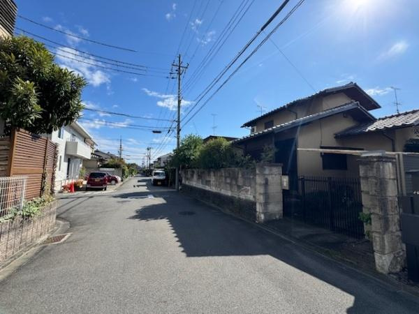 【前面道路含む現地写真】