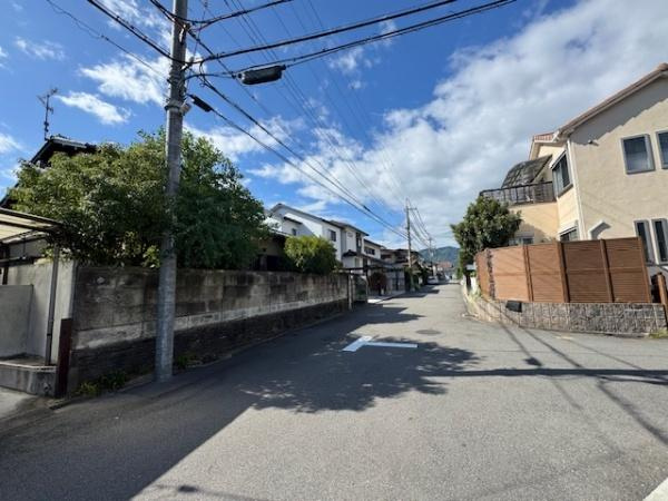 【前面道路含む現地写真】