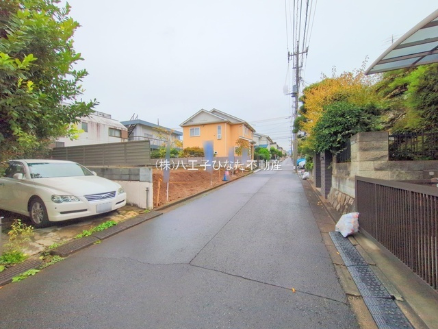 祝成約済み　八王子市　めじろ台　売地の前面道路含む現地写真|～仲介手数料無料☆八王子ひなた不動産～八王子市めじろ台　売地
