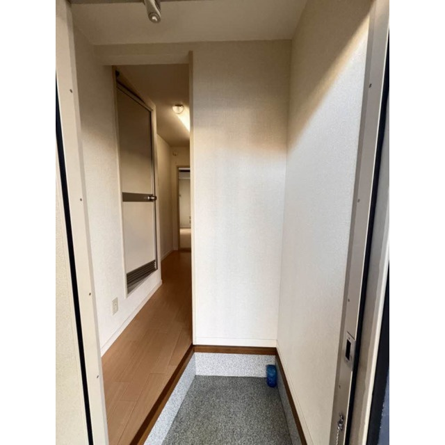 岐阜市長良のアパートの玄関