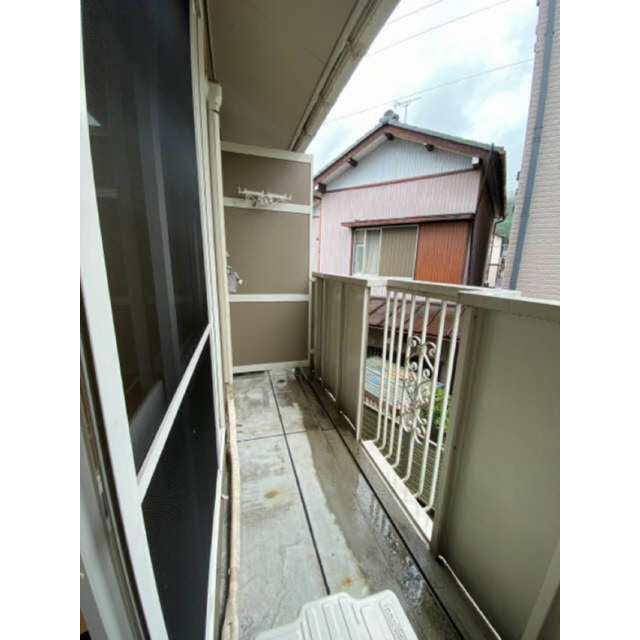 岐阜市三田洞東５丁目のアパートのバルコニー