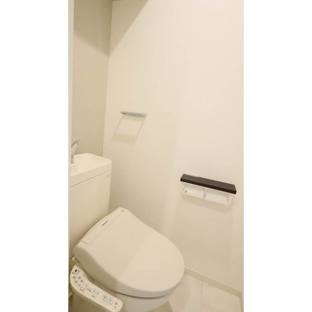 岐阜市芋島４丁目のアパートのトイレ