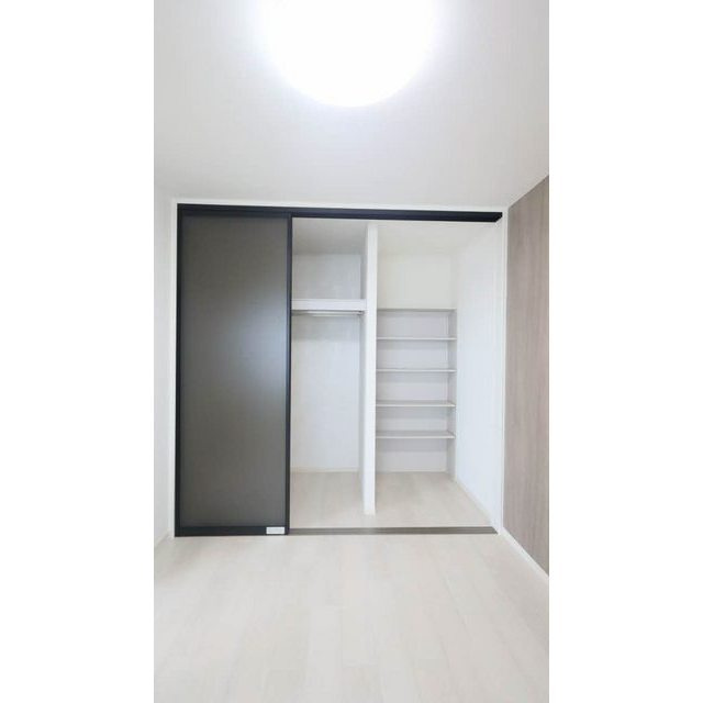 岐阜市芋島４丁目のアパートの収納