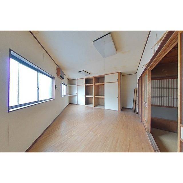 岐阜市千手堂南町１丁目の一戸建ての居間・リビング