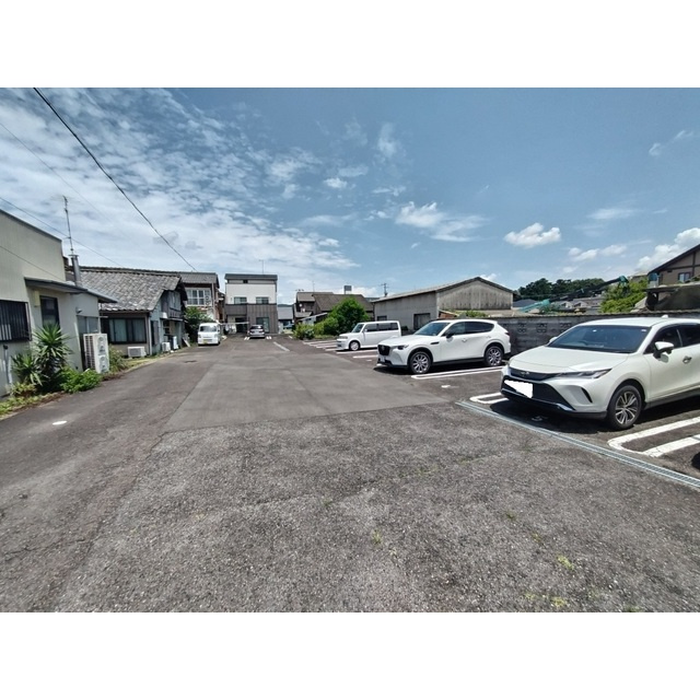 各務原市那加新加納町の駐車場の駐車場