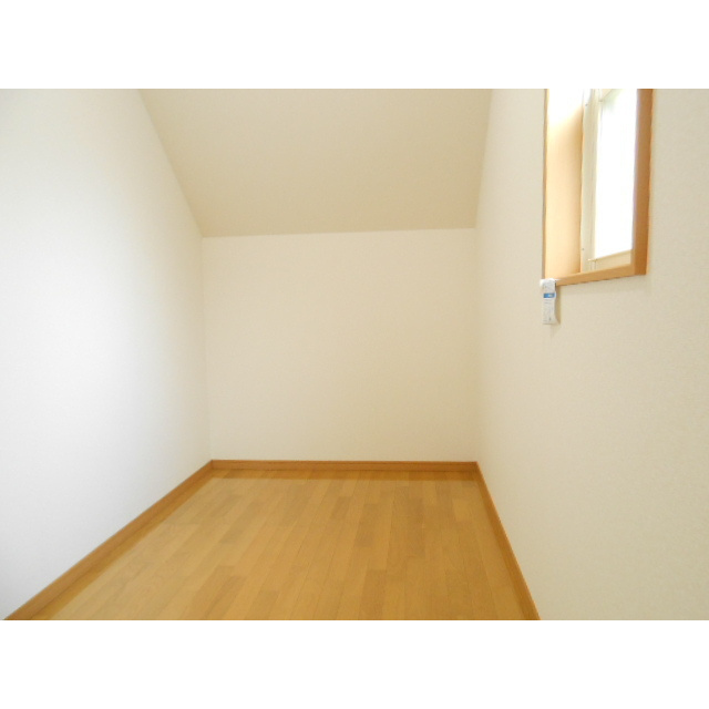 瑞穂市野白新田の一戸建ての収納|納戸３帖