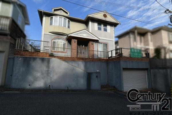 香芝市尼寺３丁目の中古一戸建の外観|■現地撮影写真■南側道路の高台にある邸宅です！お気軽にお問い合わせください！
