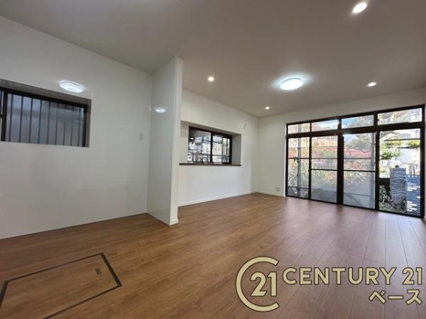 香芝市逢坂４丁目　一戸建の居間・リビング