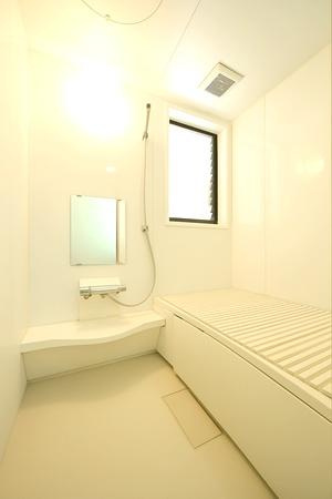 生駒郡三郷町立野南３丁目の中古一戸建の浴室|■現地撮影写真■清潔感のある明るい浴室です！