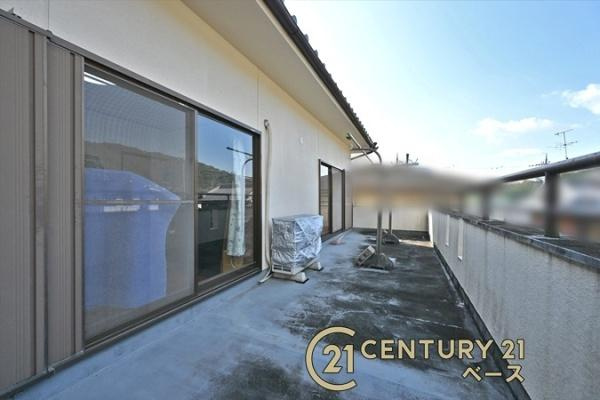 生駒郡三郷町立野南３丁目の中古一戸建のバルコニー|■現地撮影写真■日当たりのよいバルコニー！