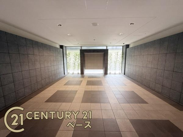 プレミスト天理のエントランス|■落ち着きのある広々したお洒落なロビーです！