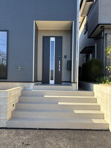 豊田市野見山町第5　全2棟・2号棟の玄関|訪れる人を心地よく迎え入れます。