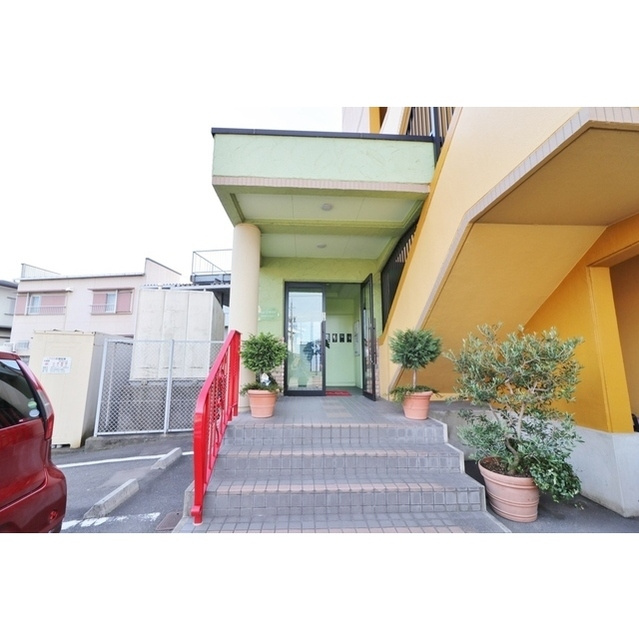 ＰＬＵＳ　Ｏ２ビルのエントランス