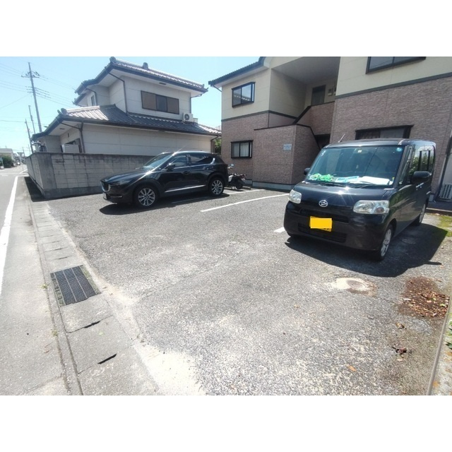 サンパティークの駐車場