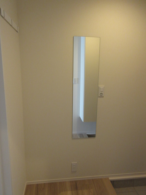 オーラム ブルーム豊玉の内装|★玄関の鏡★